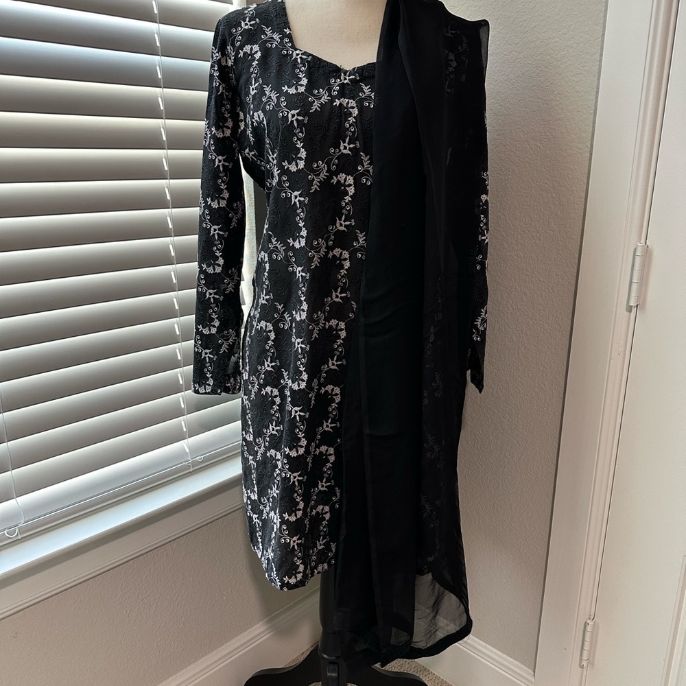 Pakistani 3 Piece Suit.Brand Orignal Bareeze Color Black Excellent Condition